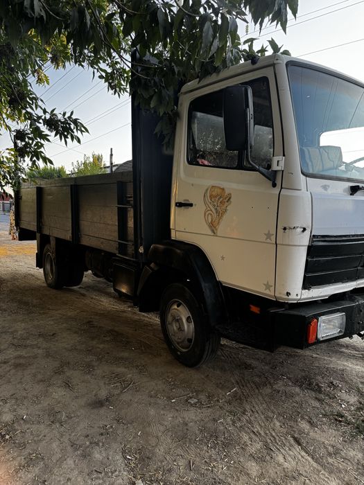 Грузовой Мерседес 709d