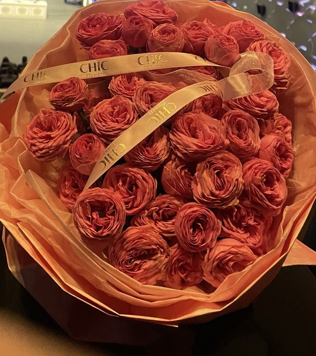 Пионовидные розы букет свежий