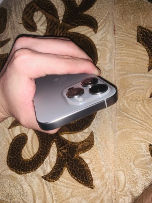 Продаю Iphone 15 pro