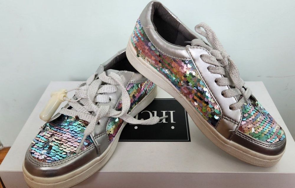 Кроссовки несколько фирменные из США