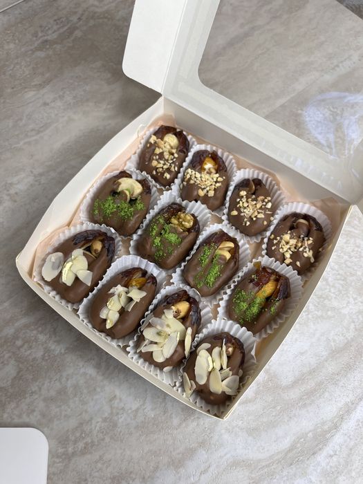 Финики в шоколаде