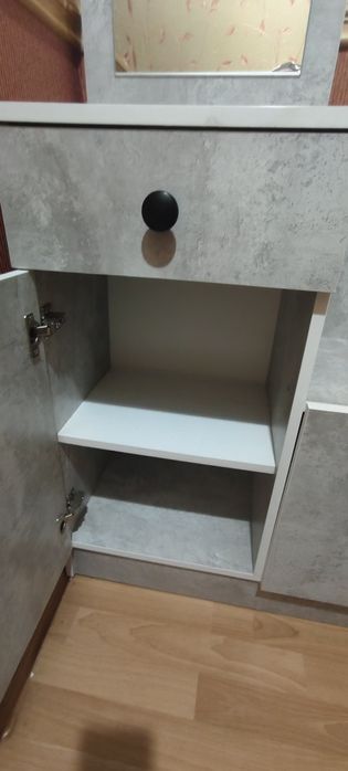 Продам прихожую мебель