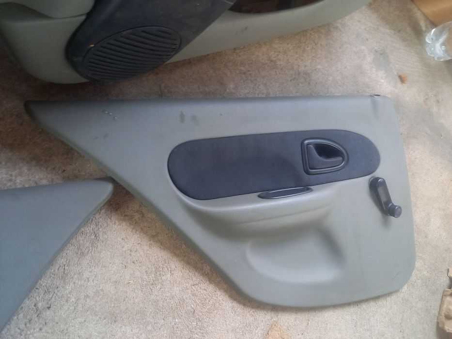 Fete Usi interior Renault Clio 2 satoze usi
