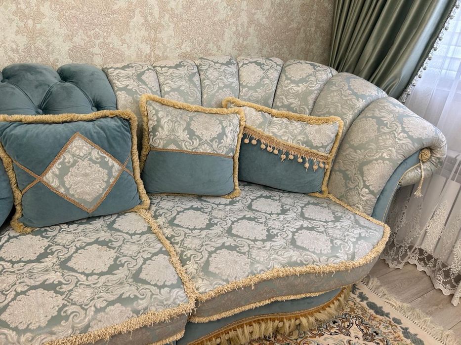 Продам красивый диван