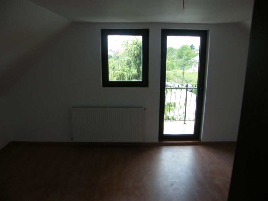 Otopeni, proprietar, închiriez vila in duplex