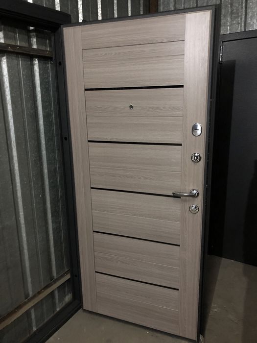 Двери входные металлические