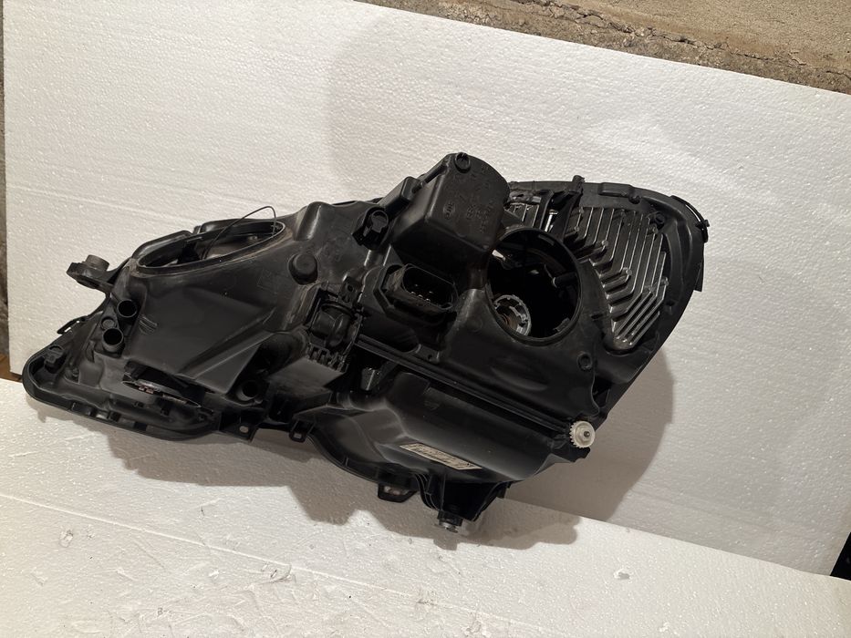 Десен фар Mercedes E-class 2009-2016