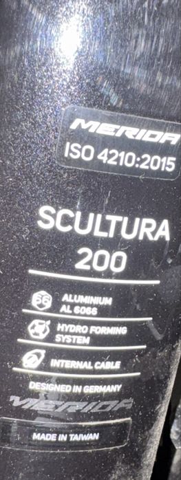 Bicicleta de sosea Merida Scultura 200 Disc – Model 2025 – Ca Nouă (Rulaj 100km)