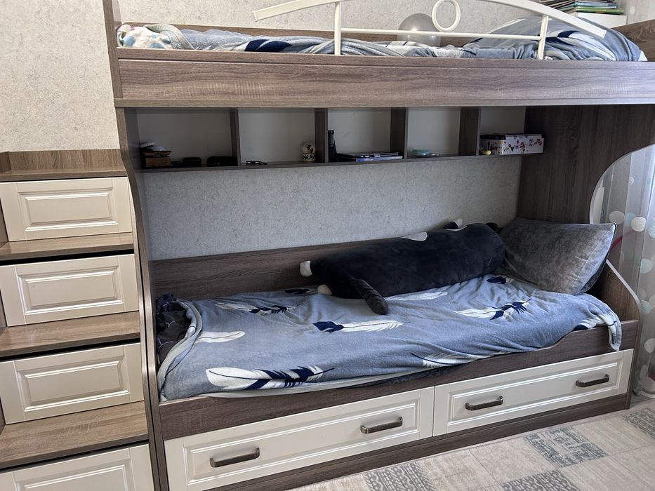 Продам двухъярусную кровать