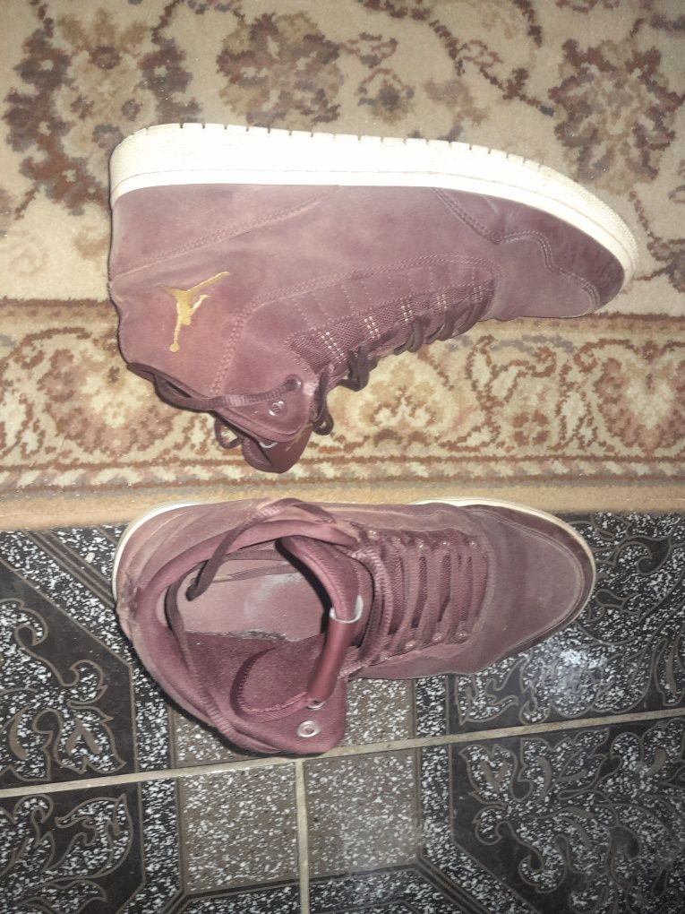 Jordan Executive Burgundy Bailesti OLX.ro