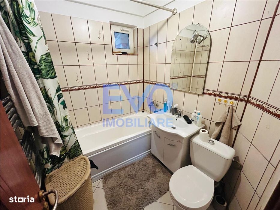 Apartament De Vanzare Cu 2 Camere, Podu Ros