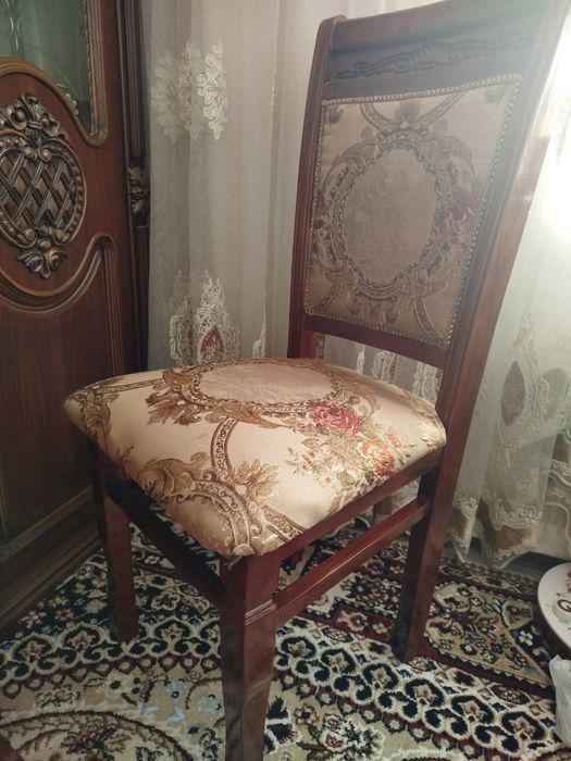 Стол стул сотилади