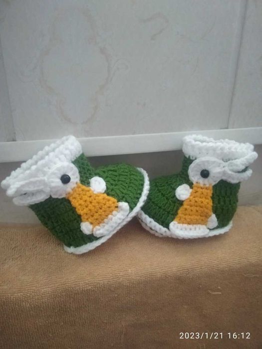 Пинетки детские комфортные и куколки вязанные