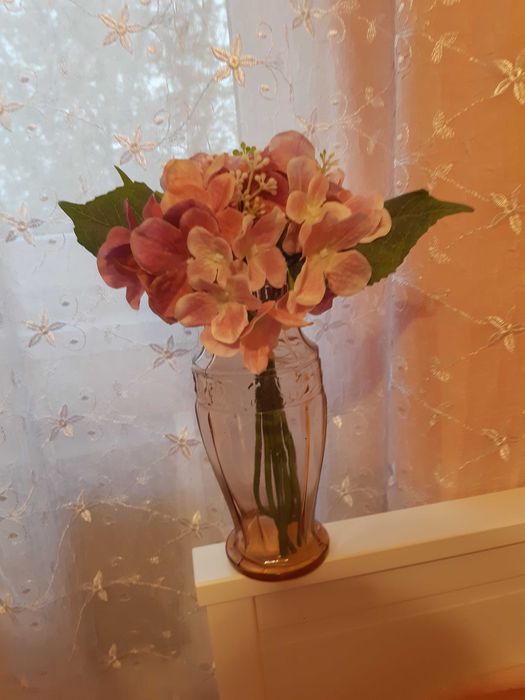 buchet de trandafiri, hortensii si alte flori artificiale