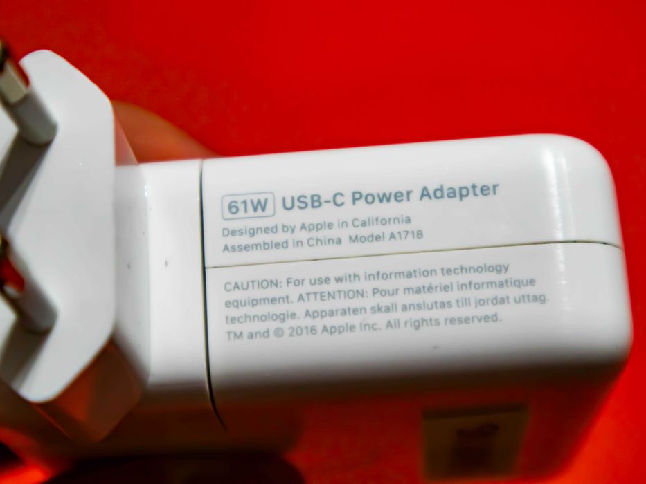 Оригинално 61W зарядно Apple USB-C (A1718) за MacBook Pro / Air