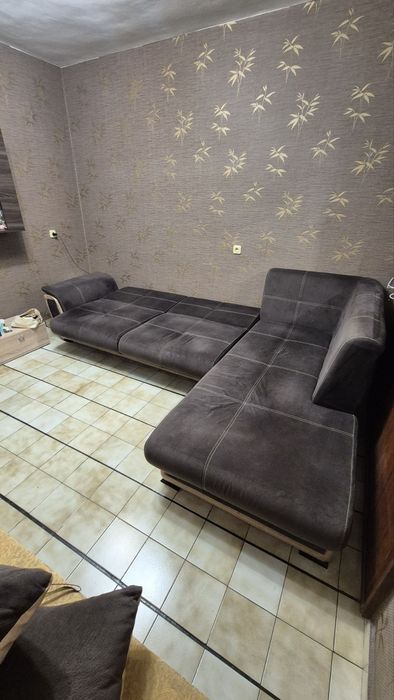 Продавам ъглов диван