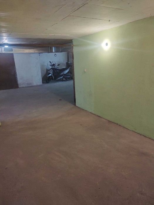 Дава се под наем Гараж / Паркомясто в София, Хладилника - 19 кв.м за 102 € - Снимка #2