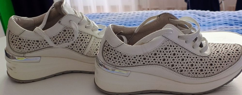 Маратонки 38 номер TENDENZ