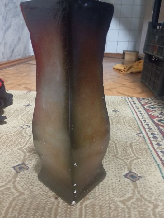 Турт бурчак шаклда ваза