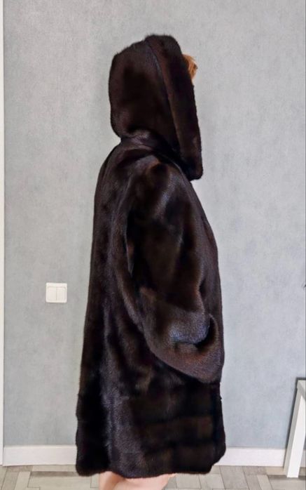 Продам норковую шубу