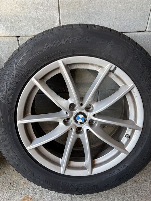 Vând 4 anvelope iarnă 225/60 R18 pe jante BMW originale