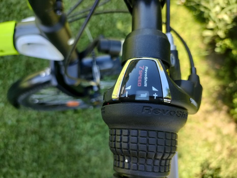 Bicicleta urbană B'Twin B'Original: complet personalizabilă.
3x7 schim