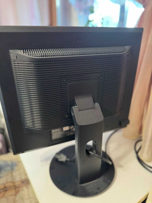 Монитор Sony 19"