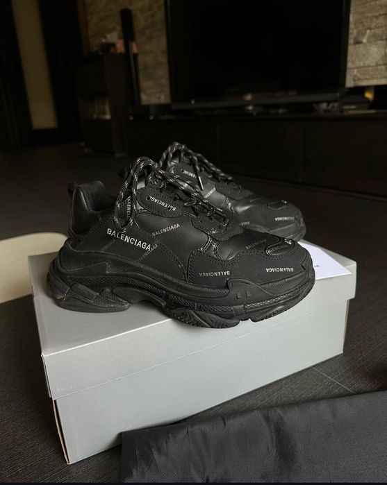 Balenciaga Triple s кецове баленсиага