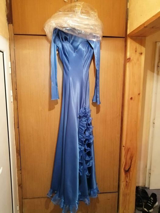 Бална рокля+подарък ръкави. Официална рокля