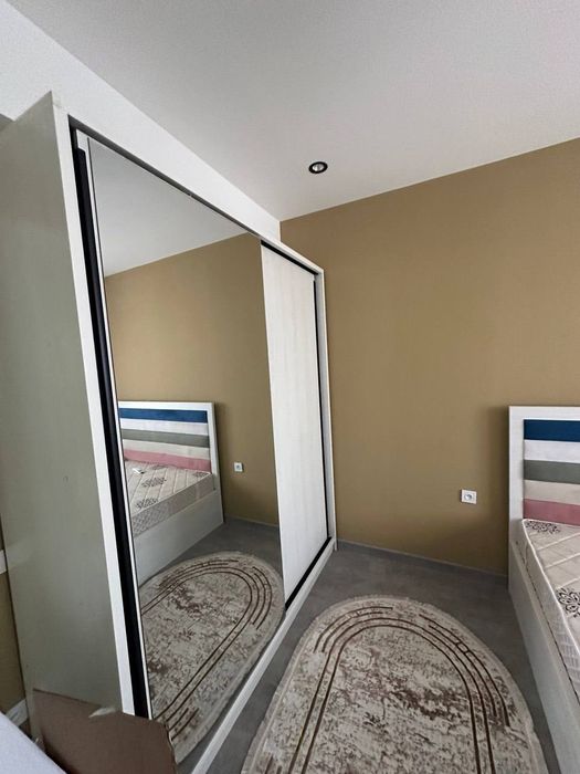 3xona Sotiladi Mirobod tumani Muljal Kompis oldida mebel texnika bilan