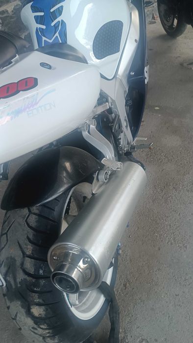 Suzuki gsxr 600 k1