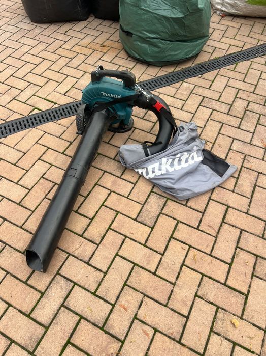 Suflanta / aspirator frunze Makita DUB363