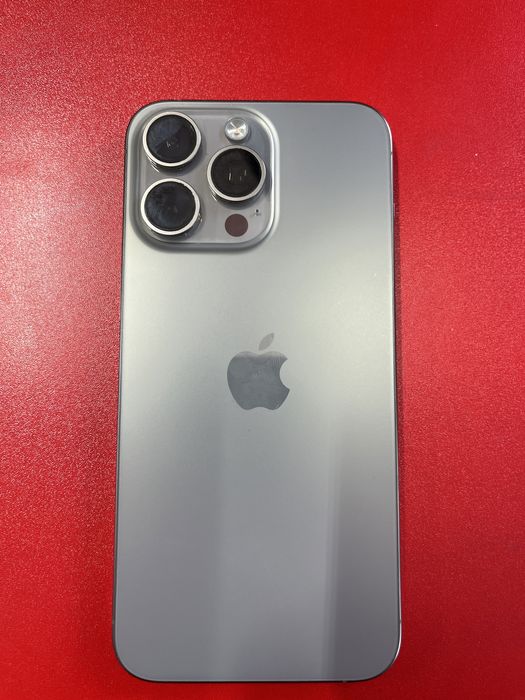 15 про макс 256 емкост 87