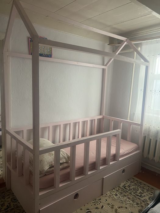 Кровать домик срочна сатылады