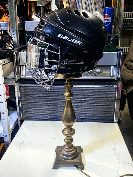 Масивна бронзова лампа - хокей