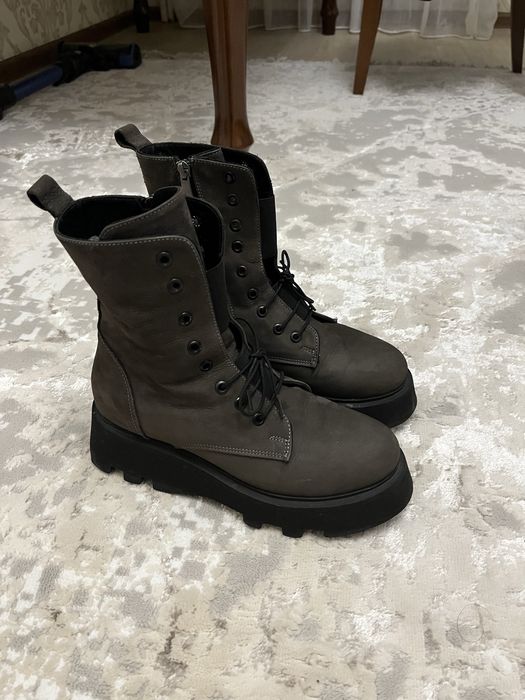 Продам зимние сапоги