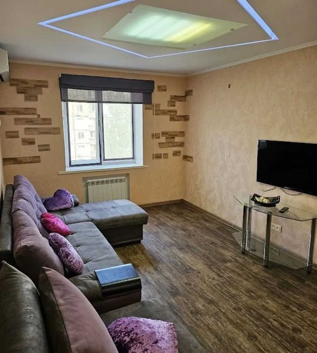 Дава се под наем Двустаен апартамент в София, Център - 56 кв.м за 397.8 € - Снимка #1