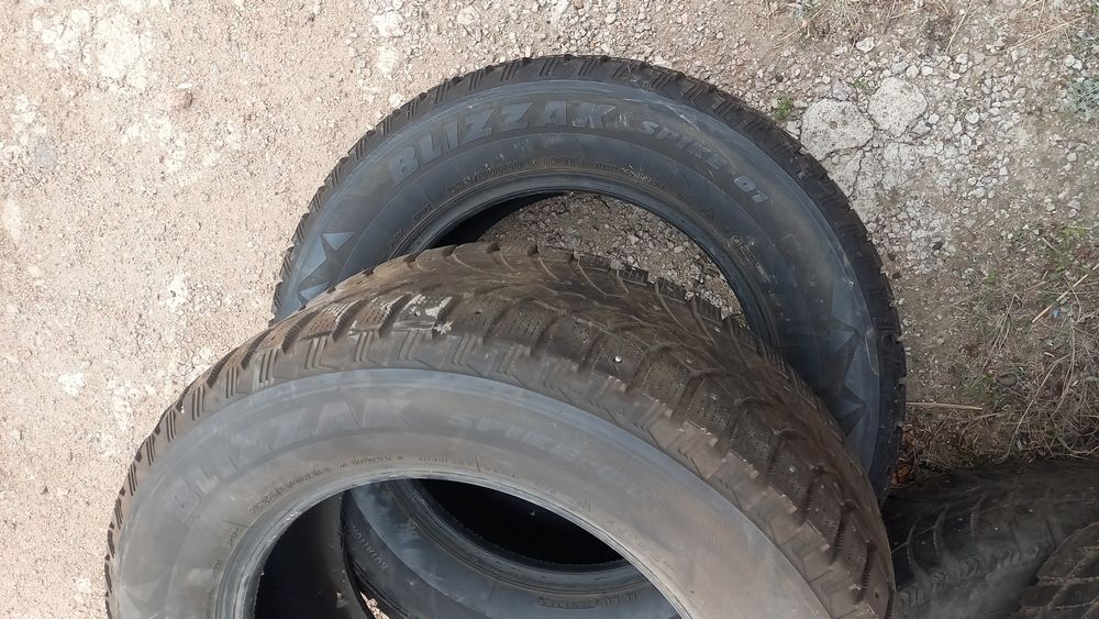 Продам  R-16 235/60