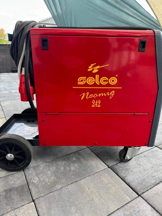 Телоподаващо Selco 240A