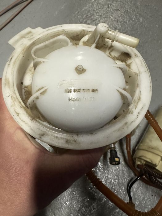 Бензинови помпи и филтър porsche cayenne 955