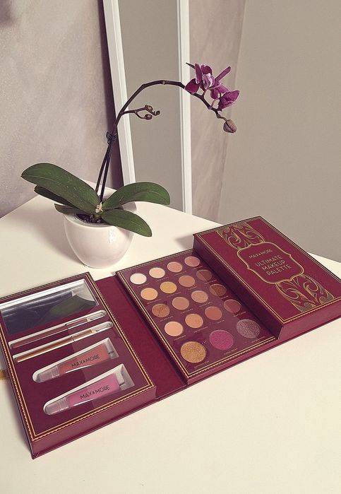 Много голяма палитра