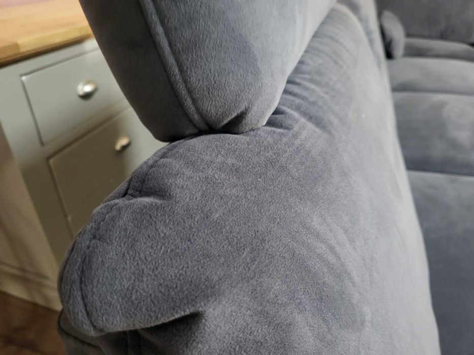 Тъмно сив П - образен ъглов диван Carsten с електрическа лежанка