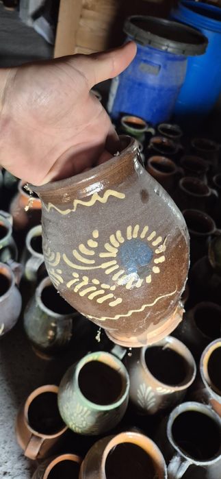 Oale din lut diferite mărimi