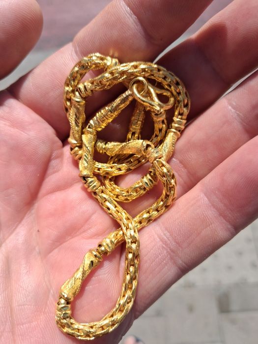 Vand colier de aur dama.