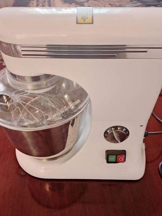 Профессиональный планетарный миксер