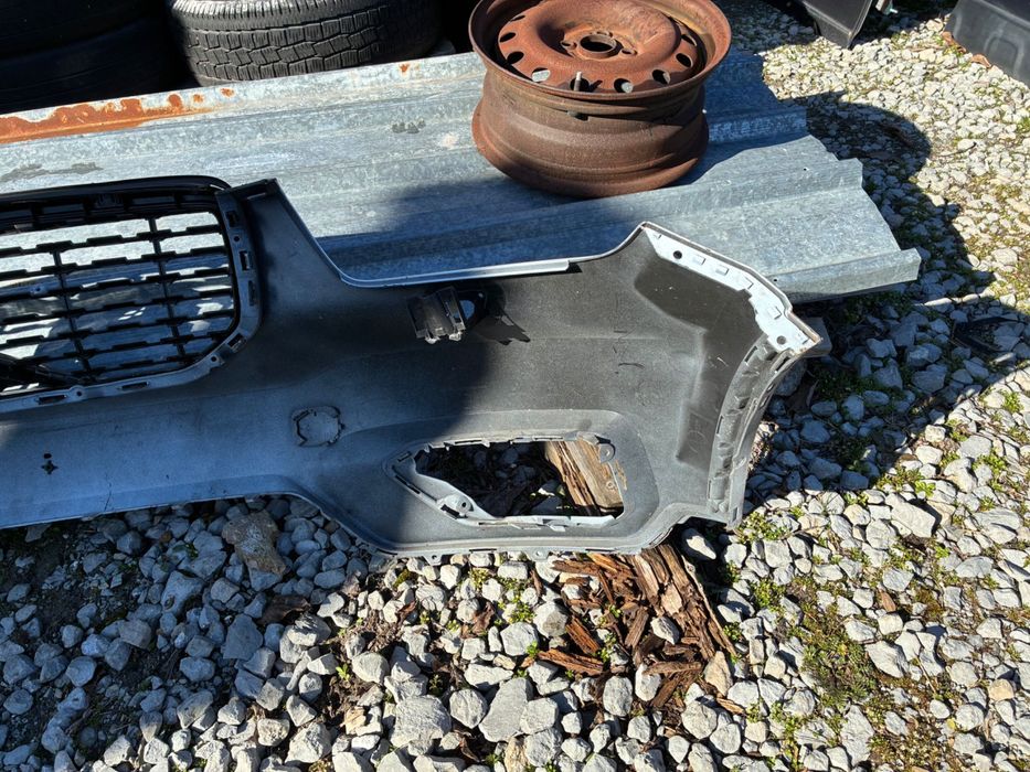 Предна броня с решетка Volvo XC40. Волво ХС 40. 17-23г. Оригинална.