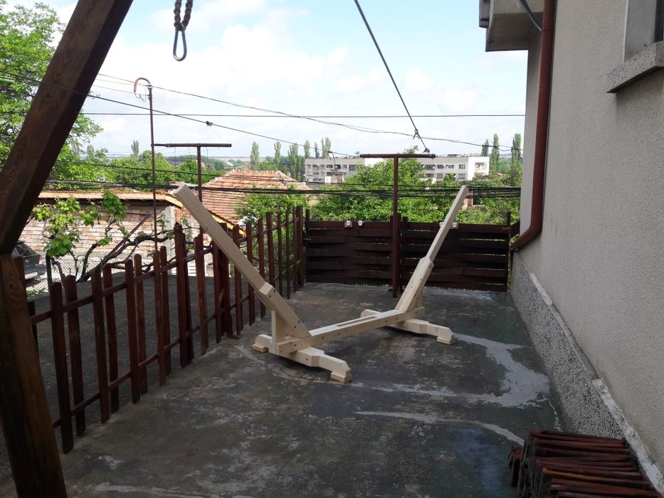 Дървена стойка за хамак