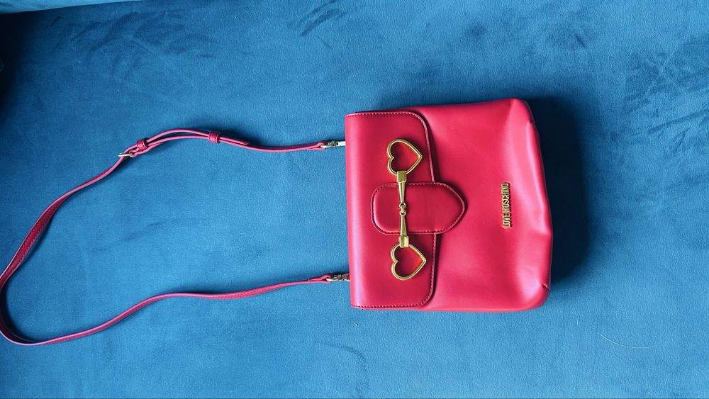 Нова чанта Love Moschino