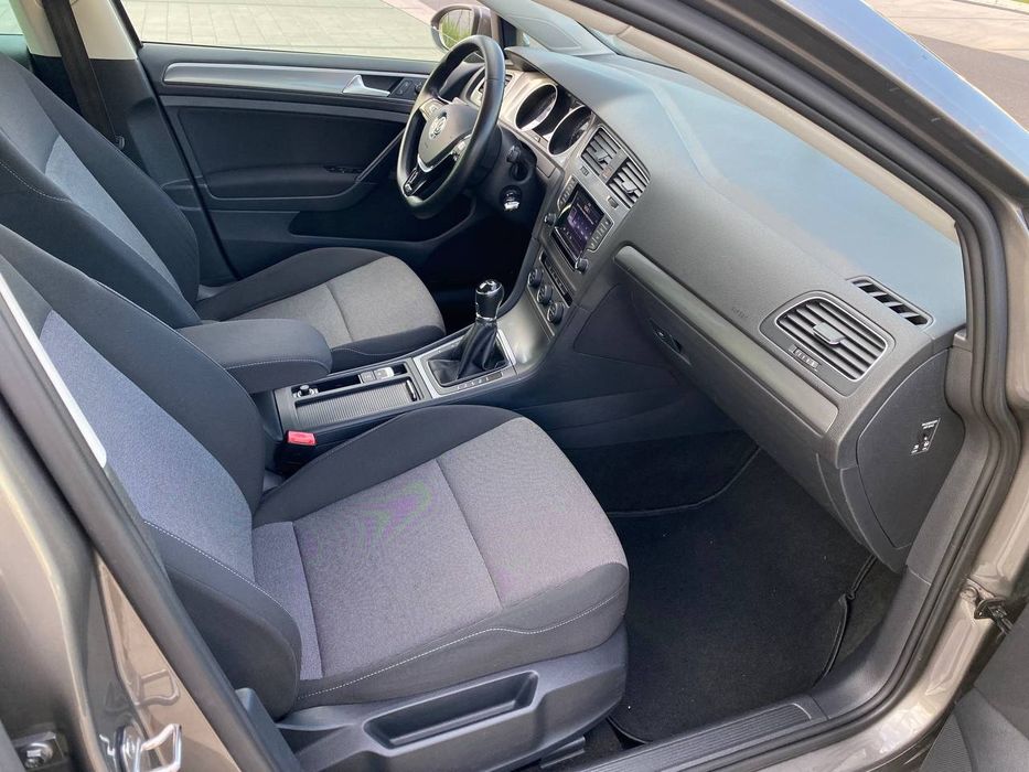 VW Golf 7  1.6 TDI перфектен
