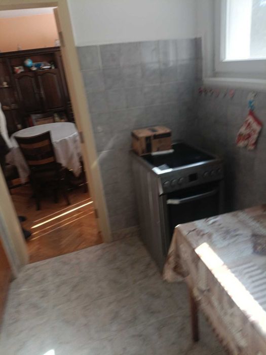 133 - Дава се под наем тристаен разширен апартамент в ж.к. Васил Левски! - снимка 6